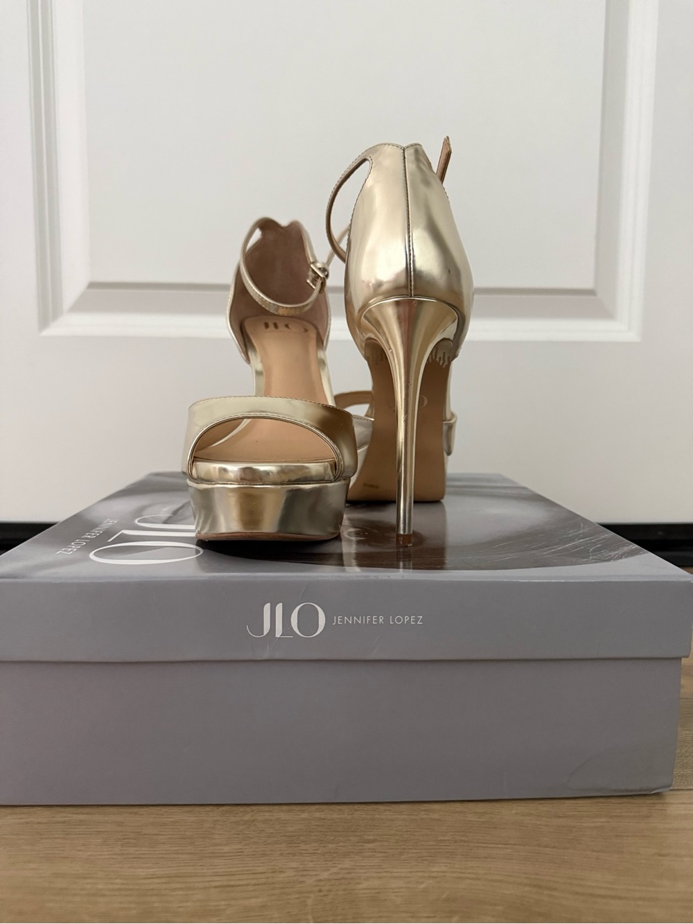 Jennifer Lopez “Idolina” Champagne Gold Platform Heels - Picture 3 of 6